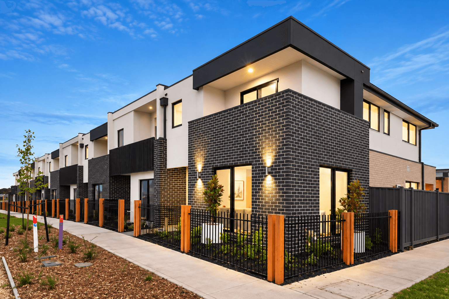 Flaxlilly Crescent