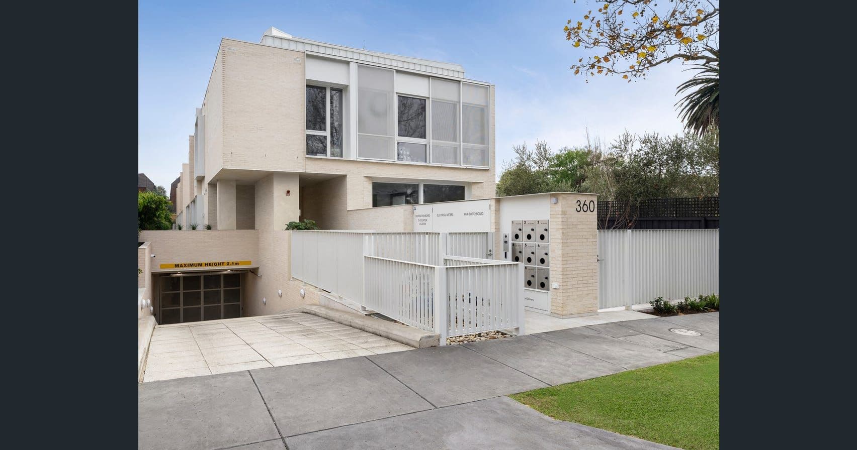 Auburn Road, Hawthorn East — completed facade package